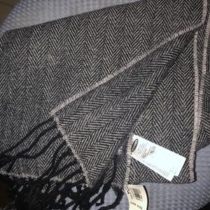 Old Navy scarf unisex Taking offers on all items